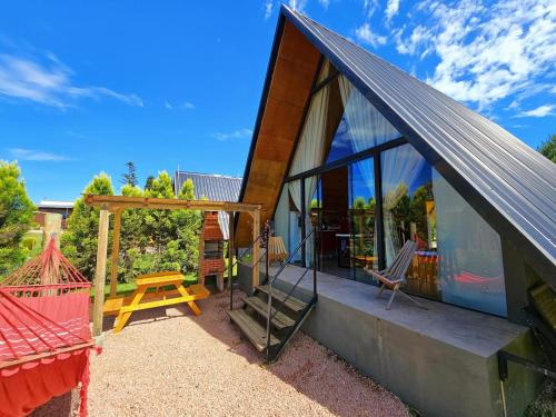 Chalé com hidro e lareira l Chalé Vermelho