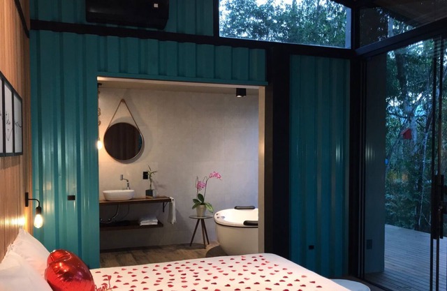 Chale Container with Hydro - Romantica at 5min Nova Veneza