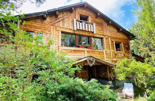 Chalet 300 m2 12 or more persons 5 bedrooms, 5sdb/wc, Jacuzzi and Hamman