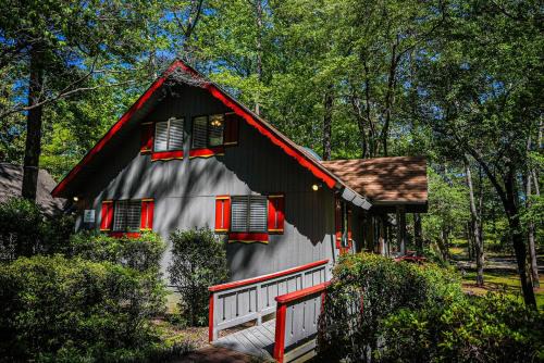 Chalet #66- a rare gem steps from swimming pool