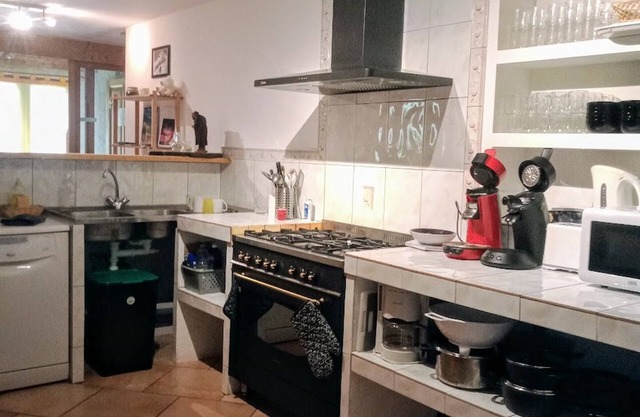 Chalet 7 BR, 3 Lofts, 15 Guests, Fireplace, Private Parking