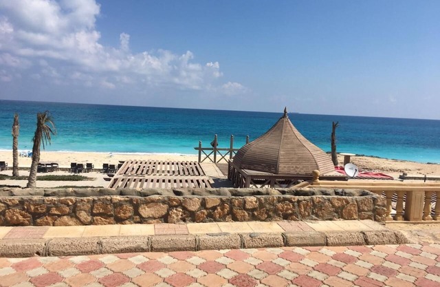 chalet 90 sq. m with one bed room and reception first raw sea view