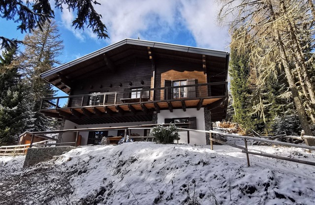 Chalet Alpl: cozy vacation apartment in the ski area with sauna, whirlpool tub & fireplace