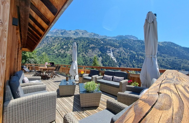 Chalet Augustin 4 stars Vaujany Alpe d'Huez large ski area
