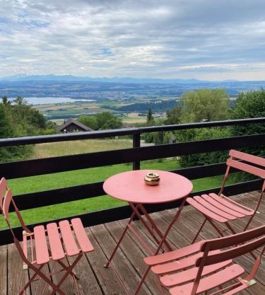 Chalet avec vue panoramique alpes et lac