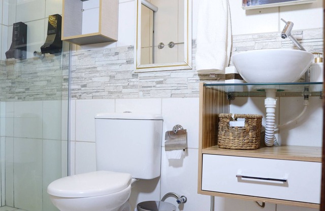 Chalet Beija-flor 2 suites, heated pool and sauna.