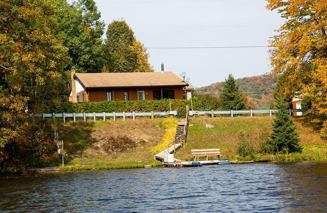 Chalet Béatitude - Waterfront, SPA, Games Room, Wifi and more