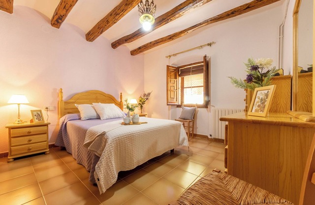 Chalet 'Ca La Rosalia' with Mountain View, Private Pool, Garden & Wi-Fi
