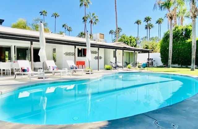 Chalet Calle: Classic Palm Springs Sophistication