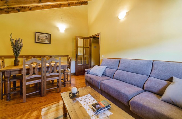 Chalet 'Casa Rural Las Hoyas Ll' with Mountain View