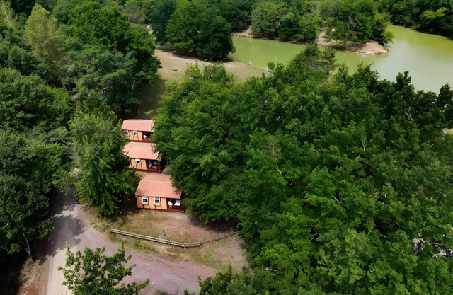 Chalet 'Club 5 Personnes 89' with Private Terrace, Private Garden and Wi-Fi
