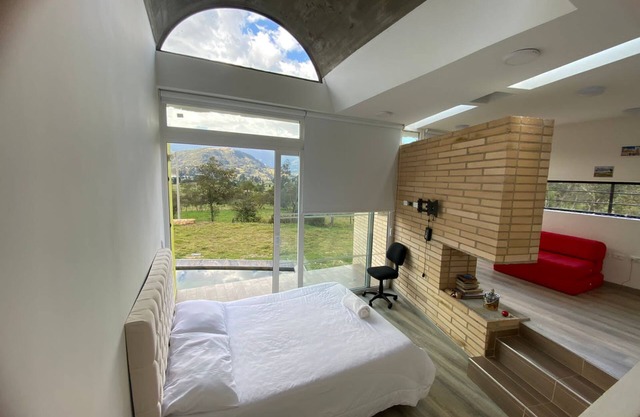 Chalet en el Campo muy Discreto con Jakuzzi a Temperatura Termal y Piscina Fría