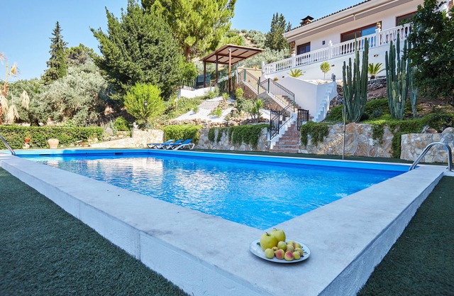 Chalet 'Villa Ibáñez' with Lake View and Air Conditioning