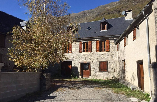 Chalet Familial Dans Petit Village des Pyrénées