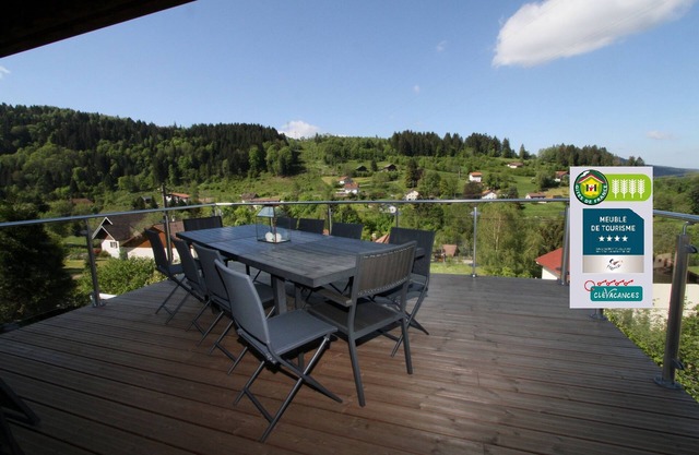 CHALET Gerardmer 26 pers: swimming pool jacuzzi sauna s/fitness petanque wifi