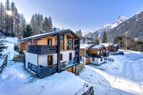 Chalet Green Forest