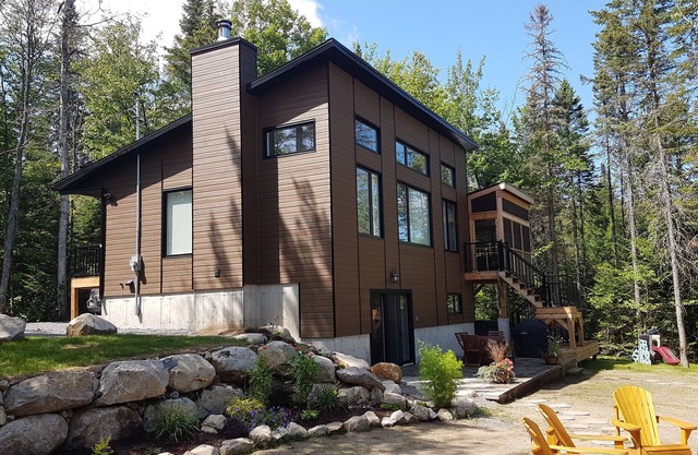 CHALET HARMONIE (LAKE FRONT)