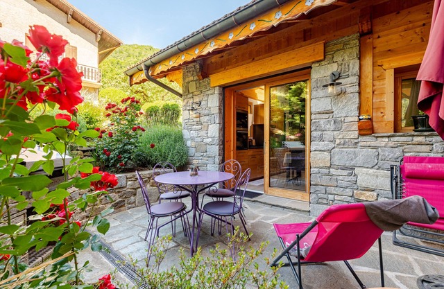 Chalet 'Helnes - Contemporain' with Mountain View, Private Terrace and Wi-Fi
