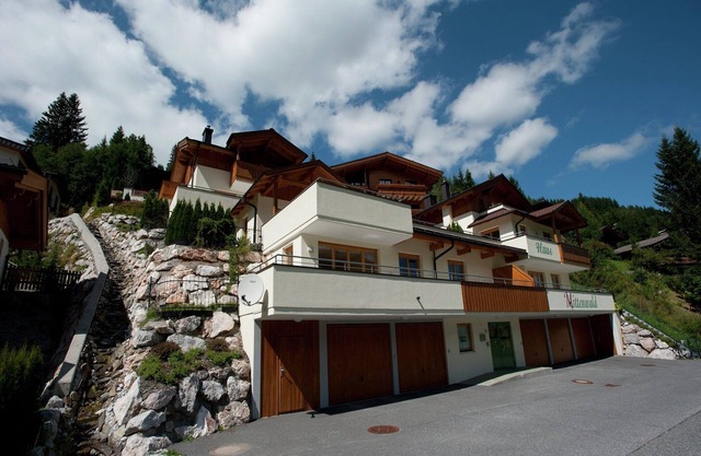 Chalet in Saalbach near Ski Lift & Sauna