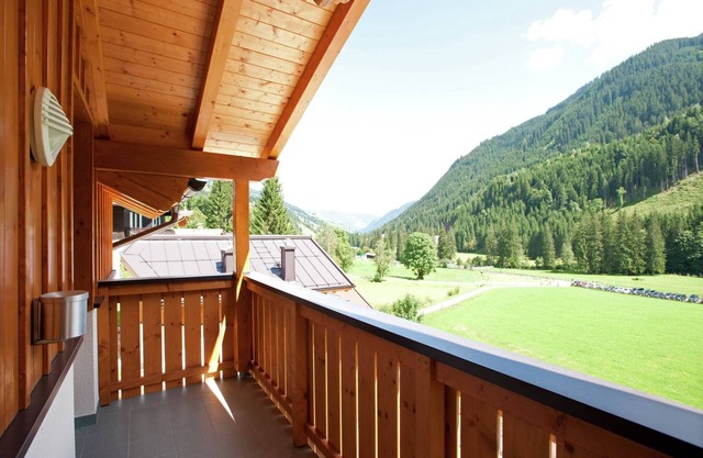 Chalet in Saalbach near Ski Lift