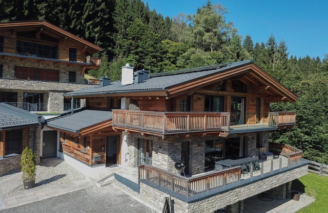 Chalet in Saalbach with Panoramic Sauna