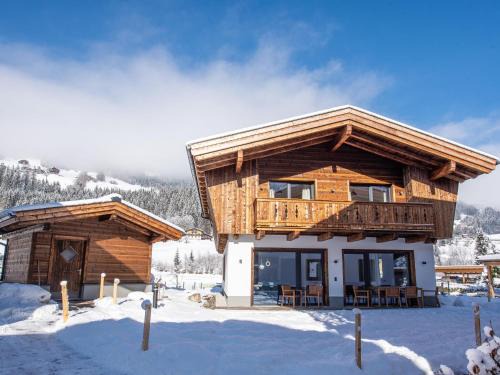 Chalet in Pinzgau near Ski Slopes & Sauna