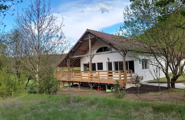 Chalet "l'Escapade du Hérisson" Near Lac de Chalain and Cascades du Hérisson