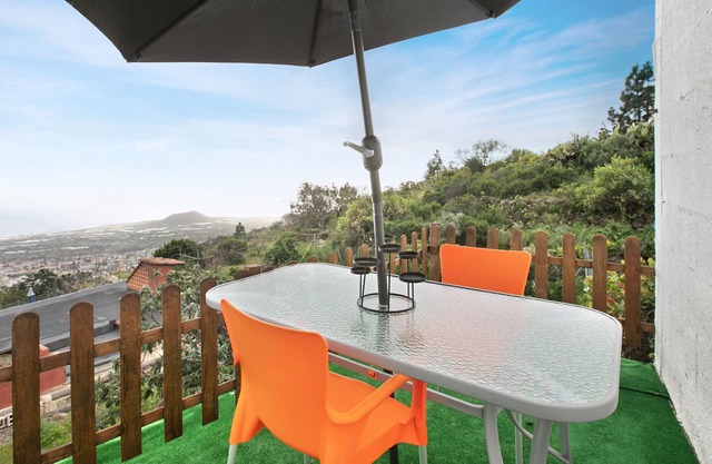 Chalet "La Morra House with Jacuzzi" with Sea View, Private Terraces & Wi-Fi