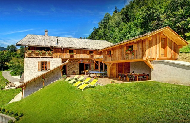 Chalet Ladroit - farmhouse for 12 with indoor pool & spa - OVO Network