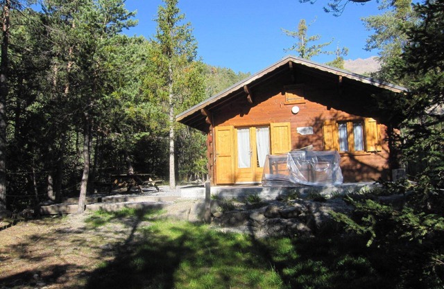 Chalet "Le Mazet" with Mountain View, Private Terrace & Wi-Fi
