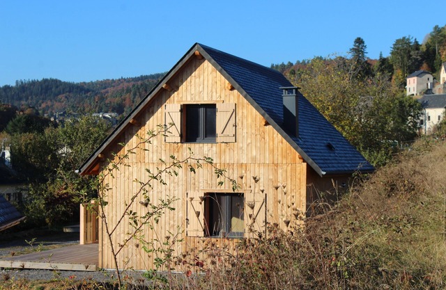 chalet "le pradou" new construction, free wifi, heating included