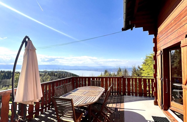 Chalet 'Mouflon - Vue Lac Imprenable' with Private Terrace and Balcony