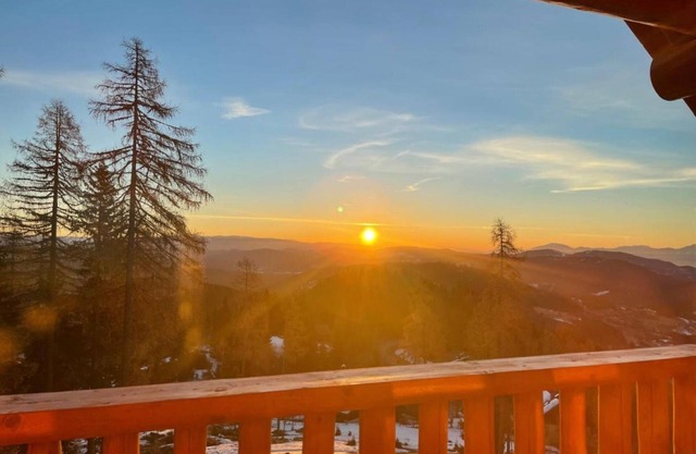 Chalet "Reimers 2a" with Mountain View, Private Terrace & Wi-Fi