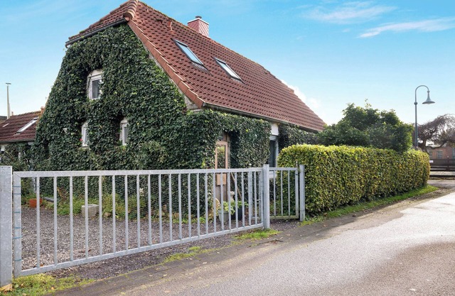 Chalet 'Tinyhouse-gem-kleinodye' with Shared Terrace and Private Garden