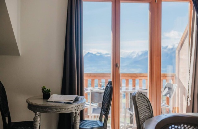 Chalet, wifi, 200m from ski slopes, fitness, swimming pool, terrace, parking, tv, 62m², Les Orres