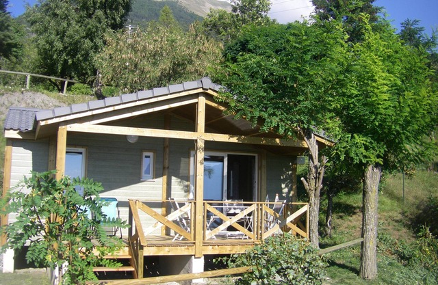 Chalet with breathtaking view of Lake Serre-Ponçon