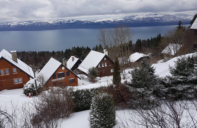 Chalet with fabulous view of Lake Geneva close to Piste and Telecabin
