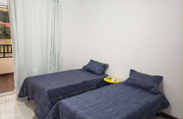 Chalet with 3 suites, large living room, kitchen, terraces and private garden