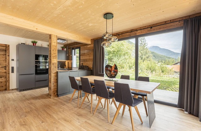 Chalet with 4 bedrooms & sauna