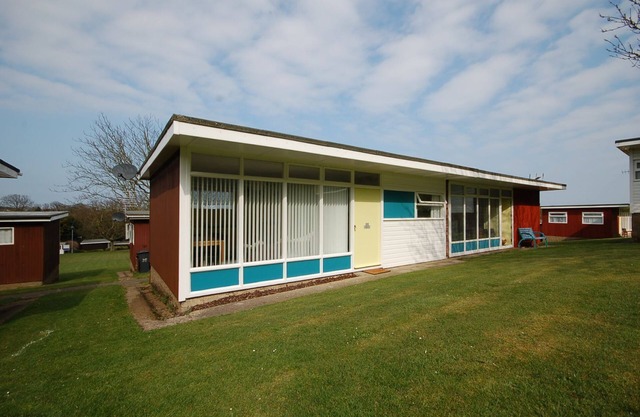 Chalet with open planned kitchen/living area, benefiting from direct access to fantastic cliff walks