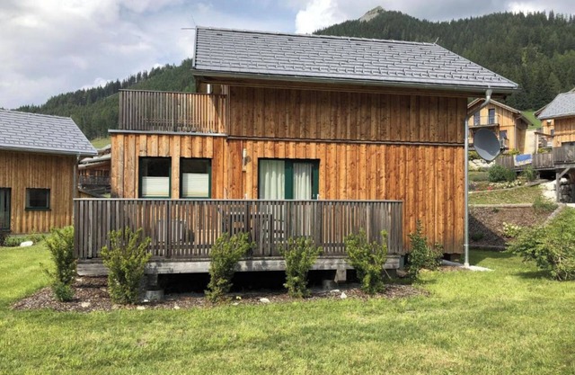 Chalet with sauna and direct access to the piste