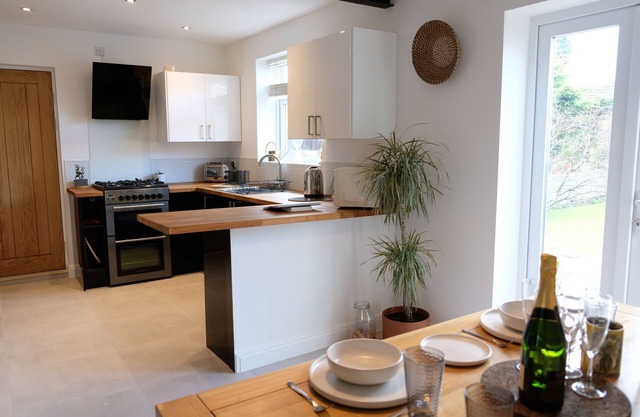 Chaloners, Free Parking, Large garden, perfect for York Races
