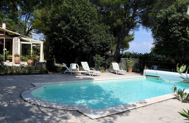 Chambre D'hôtes Spacieuse et Calme au Coeur du Luberon