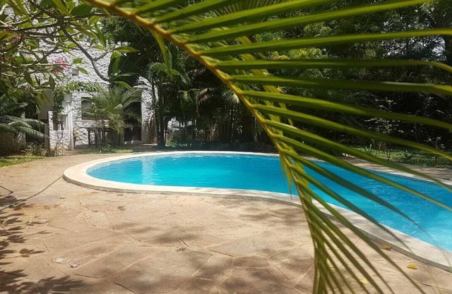 Chameleon Villa with pool