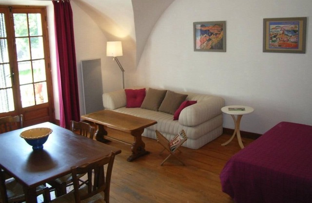 CHAMPSAUR- DÉVOLUY- PARC des ÉCRINS: calm and beauty in the village of WALNUT in Ch.