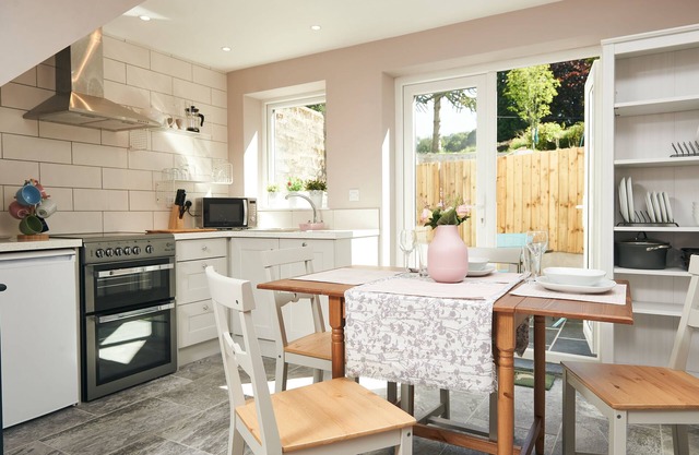 Chapel View, Cosy cottage with nearby Restaurants & Castle walk