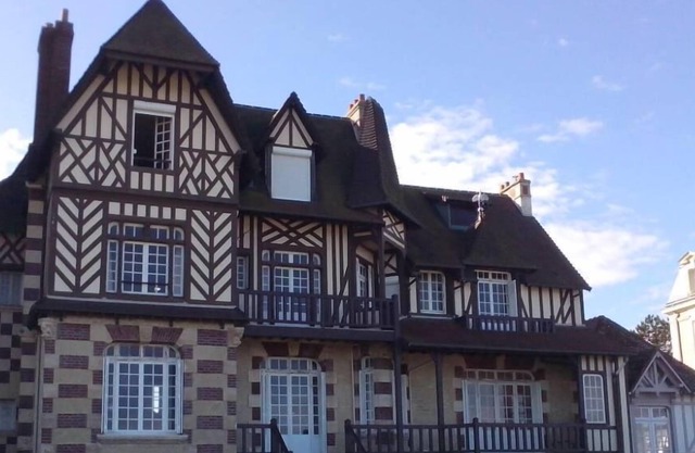 Character villa facing the sea - the Neva - Hermanville-sur-Mer