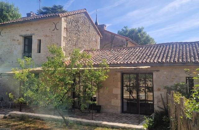Characterful Country House – Château-Fromage (Bignoux), Sleeps 4