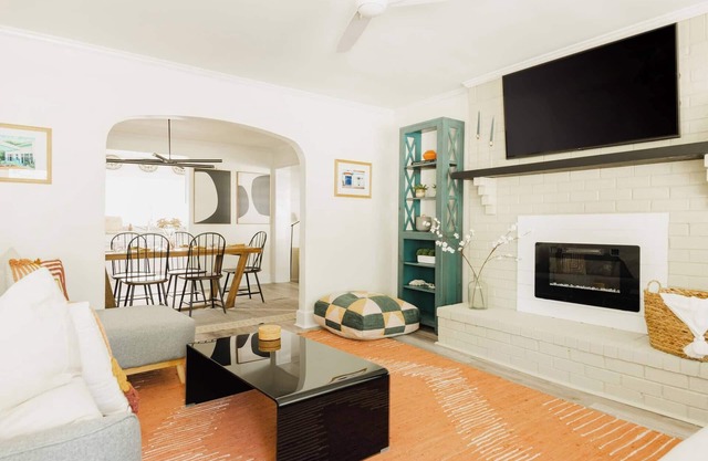 Charleston Charm - Spacious 3BR + Bikes/Scooters!