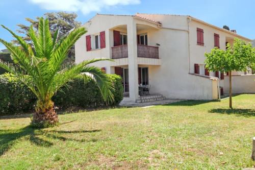 Charmant appartement à Saint-Cyr-sur-Mer avec jardin privé